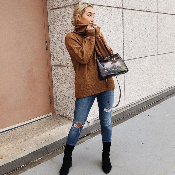 NWOT Aritzia Babaton Adichie Sweater - Picture 9 of 14